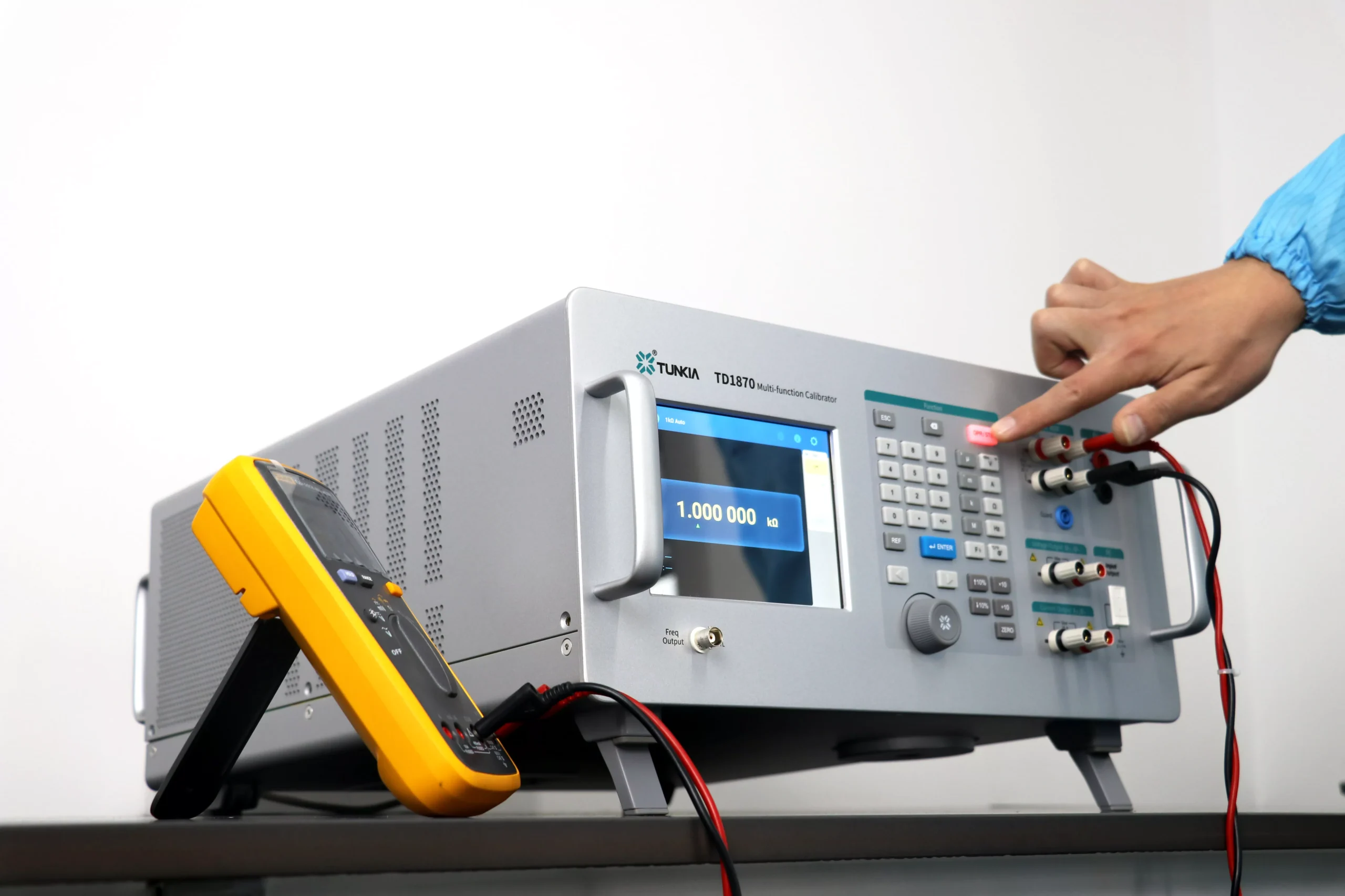 TD1870 Multifunction Calibrator - Image 5
